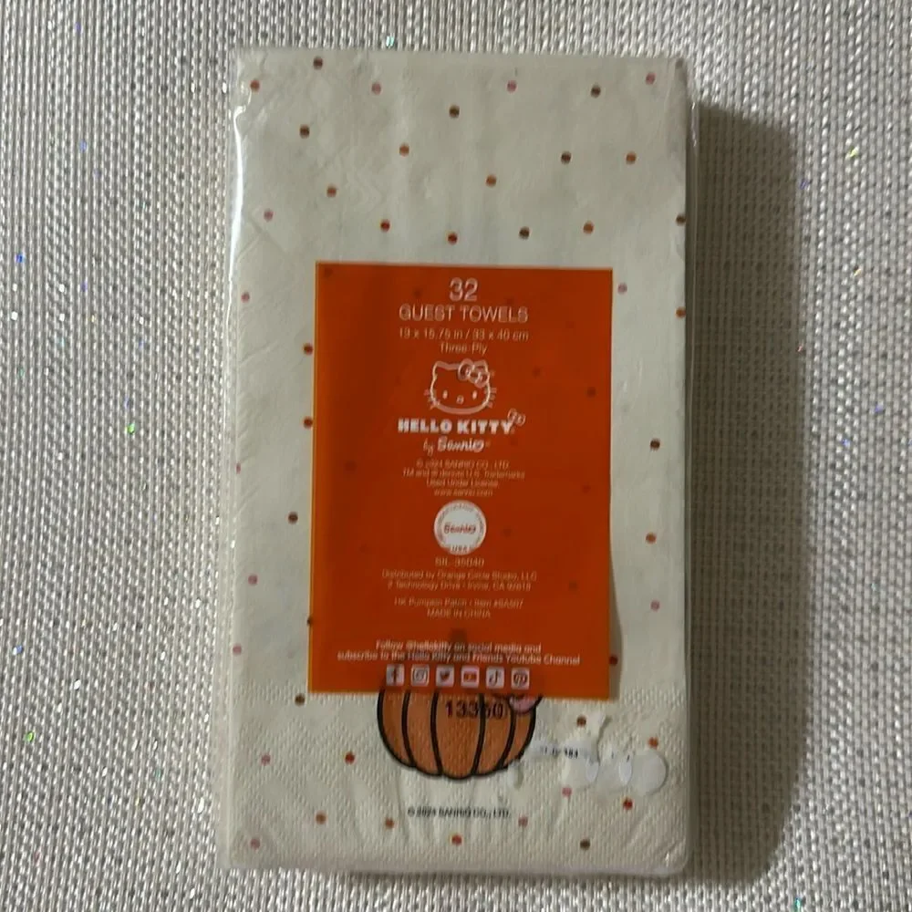 HELLO KITTY 32 Beige Orange Guest Paper Towel Napkins Fall Harvest Pumpkin Print